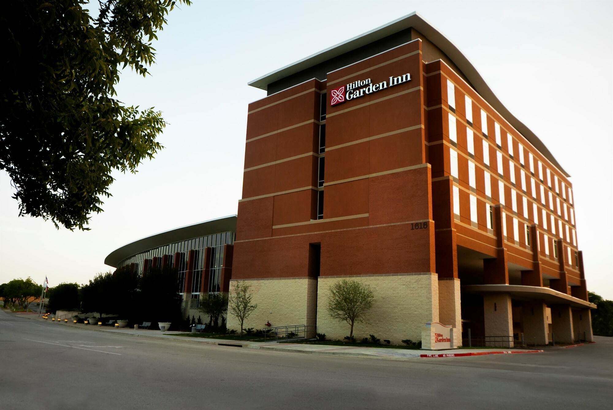 Hilton Garden Inn Dallas At Hurst Conference Center Exterior foto